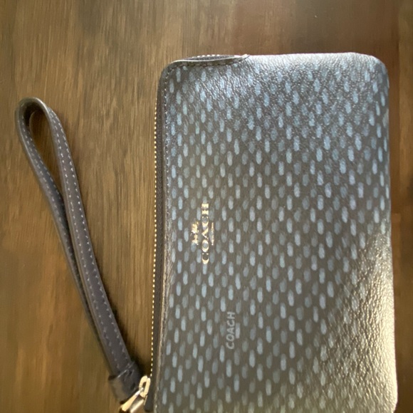 Coach wristlet - Picture 3 of 4